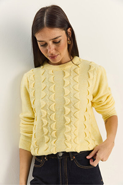 Bianco Lucci Women's Crew Neck Ruffled Soft Knitwear Sweater 60261184