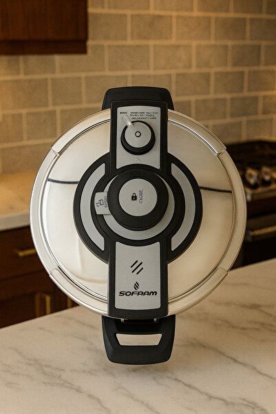 Dania ⭐ Turkish Sovram Steel Pressure Cooker – 8 Liters | Power, Safety, and Elegance in Your Kitchen! 🇹🇷✨