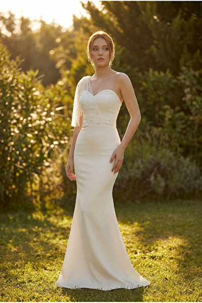 berissima bride Balık Nikah Elbisesi, Kırık Beyaz, İnci Detaylı, Tek Omuz, Kalp Yaka, Arven