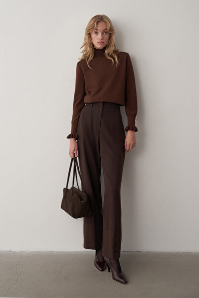 Mathilda Store Acı Kahve Dik Yaka Kol Detaylı Triko Kazak