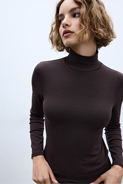 Stradivarius Basic high neck T-shirt