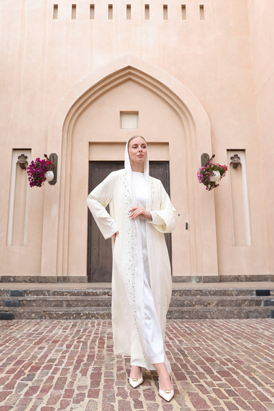 ViadelAtelier ÖZEL İNCİ TAŞ İŞLEMELİ GARNİ DETAY ABAYA