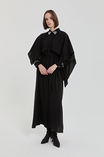 Nihan Pelerin Detaylı Taşlı Elbise Siyah