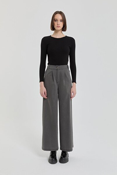 Nihan Apolet Detaylı Denim Pantolon