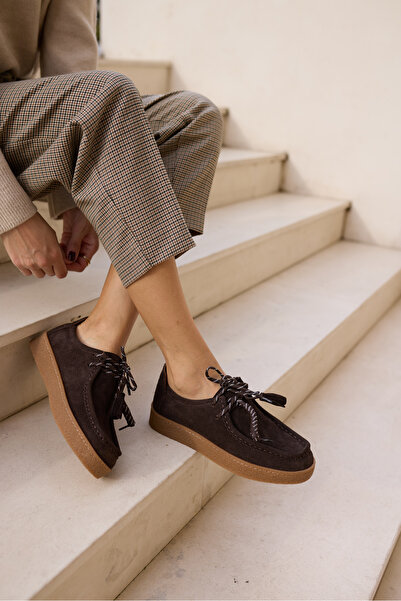 ANGELİNA JONES LEMARİO ЖІНОЧІ КАВОВІ ЧЕРЕВИКИ З НАСТУПНОЮ ШКІРОЮ, З ДЕТАЛЯМИ З ШНУРІВКИ