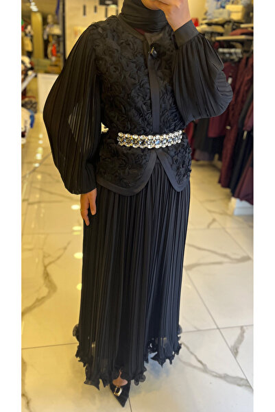 Vosse Gazella Siyah Kemer Detaylı Güllü Etekli Takım