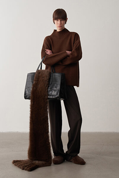 Mathilda Store Acı Kahve Dik Yaka Kazak