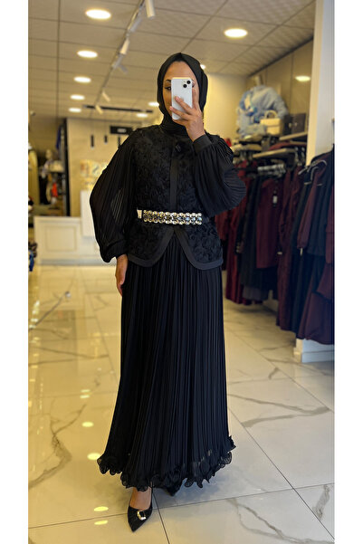 Vosse Gazella Siyah Kemer Detaylı Güllü Etekli Takım