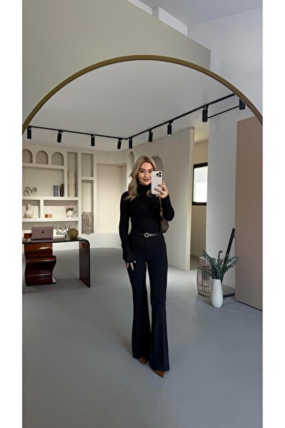 Sezgi Tekin Pantaloni evazat Black Fit cu centură