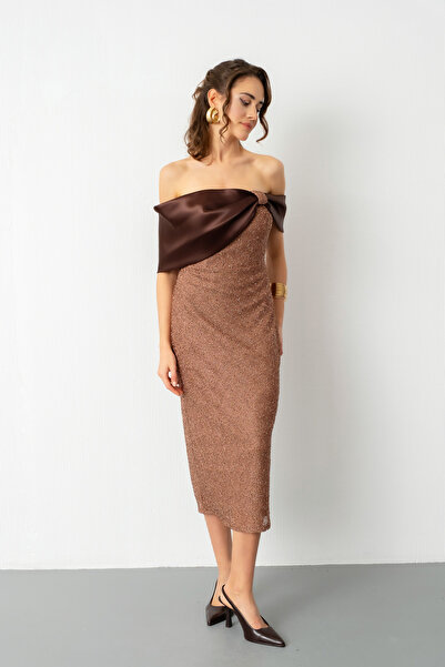 Lafaba Γυναικείο βραδινό φόρεμα με καφέ λαιμόκοψη με χάντρες Midi Promise