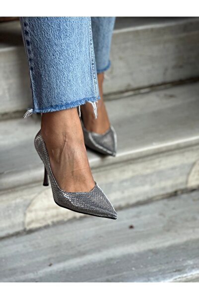 Atelierby DS Platin Renk Yılan Desen Kadın Şık Stiletto