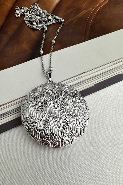 Modex Silver Color Motif Pattern Round Openable Cover Pendant (68cm)