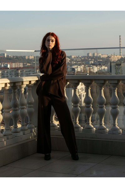 Marrone Set tricot damă maro din lână merinos – pulover oversize + pantaloni ...