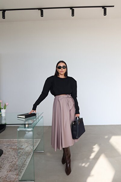 Özge Özgenç Pleated Skirt with Button and Belt Detail