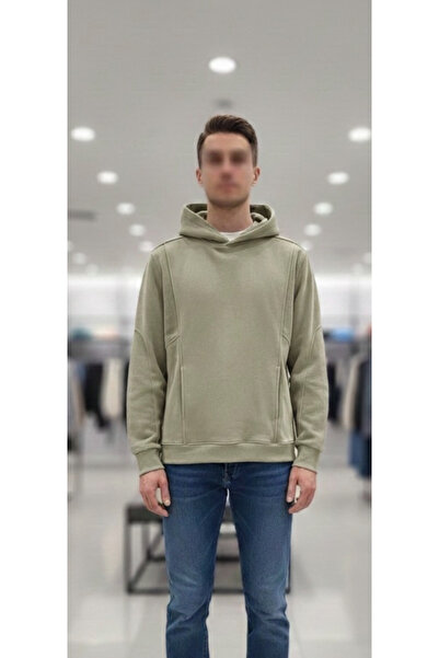 VAIA A stylish men's pullover with distinctive side details and a soft, warm material for a complete look.