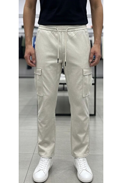VAIA Men's trousers with a sophisticated and comfortable fit, featuring a stylish and modern design suitable for all looks.