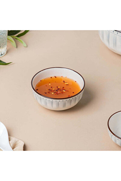 Generic 4-piece set of modern ceramic bowls