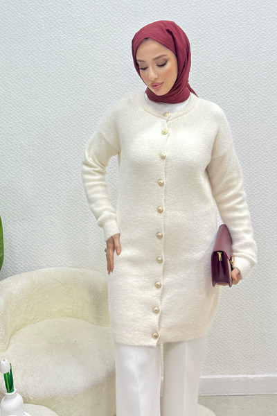 Tesettür Diyarı Mua Düğmeli Peluş Tesettür Hırka- Krem Standart (36-42 Uyumlu)