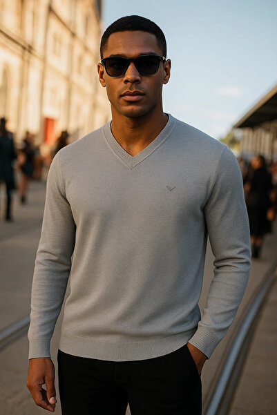 Maccali Men's Premium Comfort Casual Long Sleeve V-Neck Gray Sweater