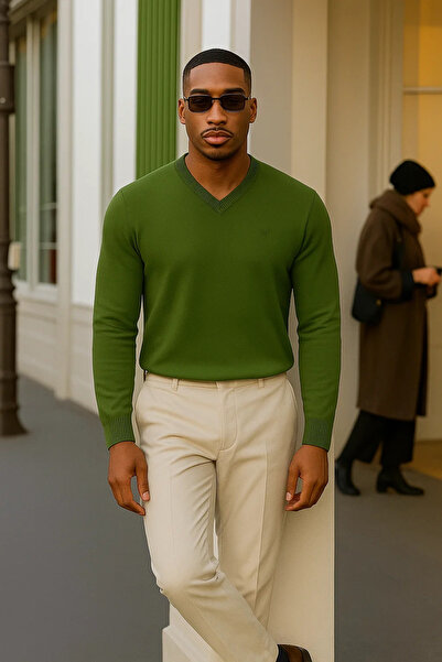 Maccali Men's Trend Casual Loose Long Sleeve V-Neck Khaki Sweater