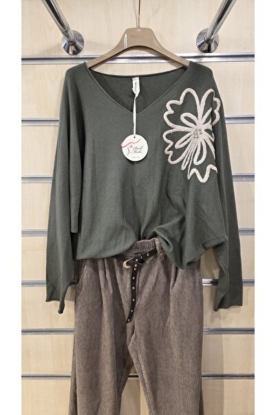 Park Moda Bat Sleeve Blouse Floral Pattern with Stones