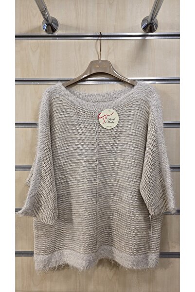 Park Moda Sweater with Tassel Detail