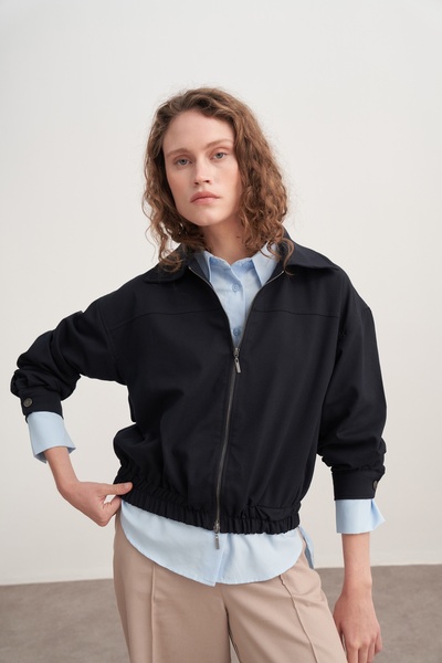 EBU Prive Жіноча габардинова куртка-бомбер, синя