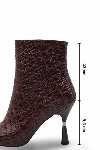 Women Lay-z Women's Brown Crocodile Patent Leather Pointed Toe Boots Offer a Stylish, Bold, and Modern Style with Their 9.5 cm Elegant Heel.
