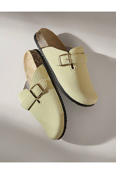 Sheya Shein clogs, yellow