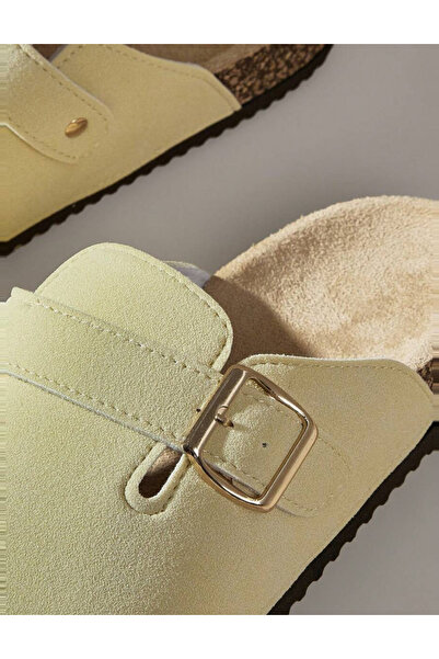 Sheya Shein clogs, yellow