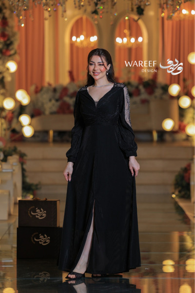 WAREEF FASHION فستان سهرة أسود مزخرف بأكمام شفافة