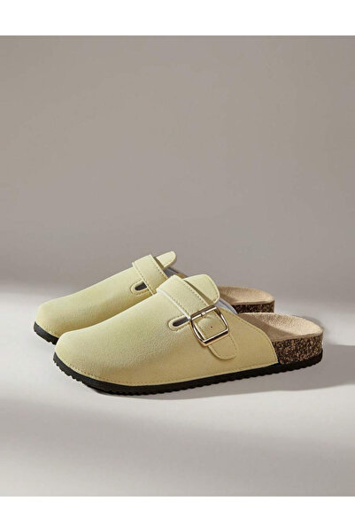 Sheya Shein clogs, yellow