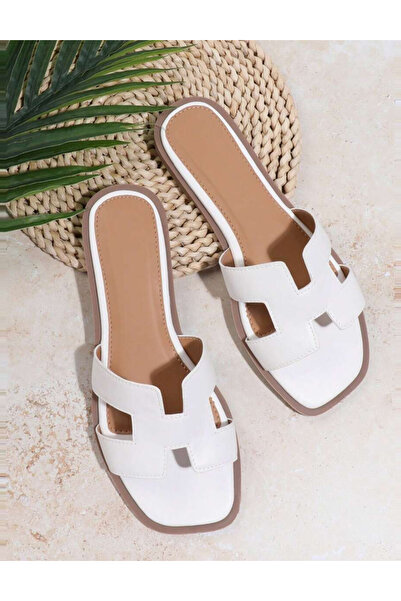Sheya Shein flip-flops, white