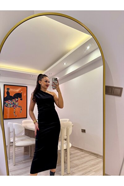 Gamze Ege Fashion Siyah tek omuz kadife elbise