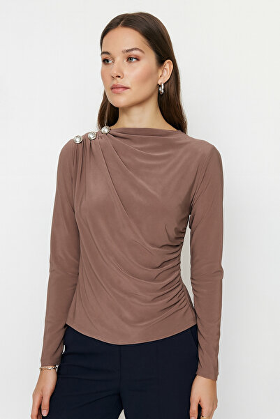 MELA ROSSA Γυναικεία μπλούζα με μακρύ μανίκι με κουμπιά στον ώμο σε καφέ χρώμα από ύφασμα Sandy