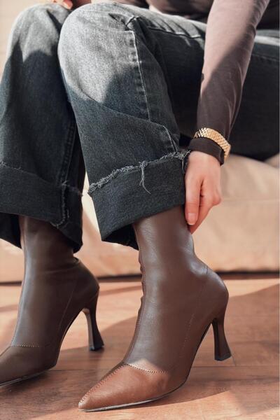 I Love Shoes Jedaws Matte Leather Thin Heeled Sock Boots Light Brown