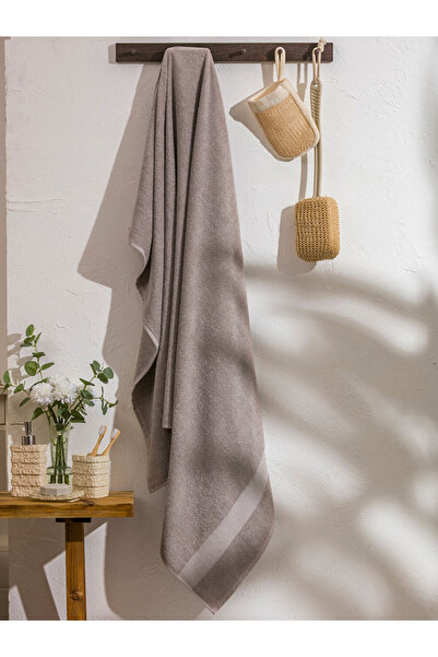 LC Waikiki Rmz Gi̇yi̇m Farkiyla Bath Towel 70X150 cm