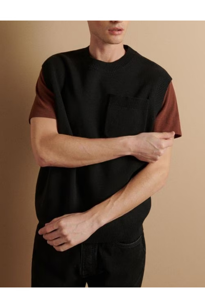 Reserved Vest, Black