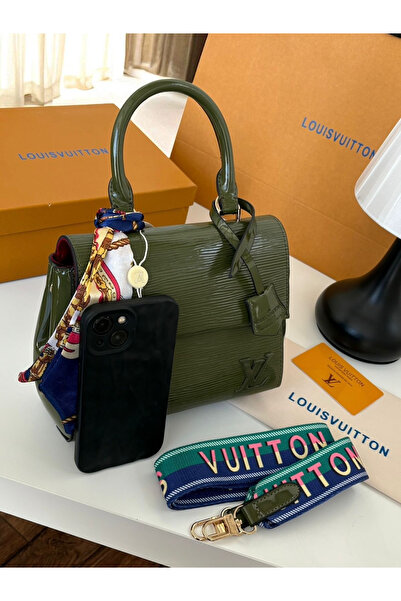 GGGG Elegant, high-quality women's shoulder bag with all accessories