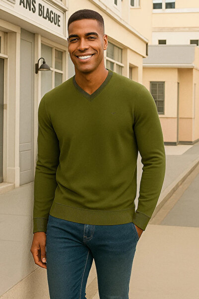 Maccali Men's Comfortable Casual Long Sleeve Khaki V-Neck Sweater