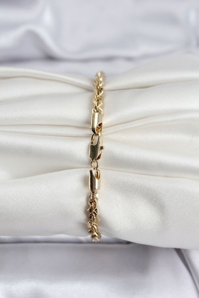 ForWhat Golden Brass Plated Twisted Chain cm Women's Bracelet for Elegant Wrists