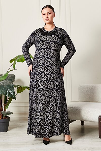 Ferace Kadın Buyuk Beden Yakası Taşlı Penye Elbise