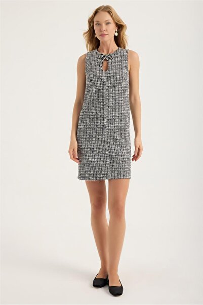 HomeStore Buklet Taşlı Fiyonk Damla Pencereli Elbise