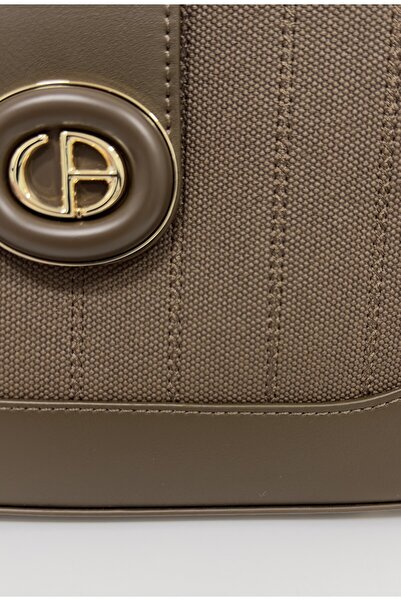 Chrisbella Handbag with detachable Strap and mini Wallet. dimensions: 28x8x17cm