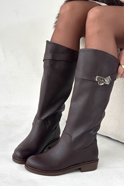 Shoebutik Γυναικείες μπότες ιππασίας με λεπτομέρεια με δερμάτινη πόρπη με ζώνη από καφέ δέρμα Nunes Bitter