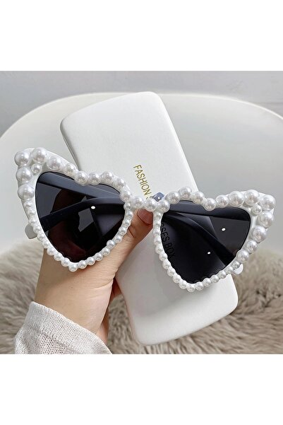 OMS Heart Shaped Sunglasses with Pearl Accents – Vintage Style White