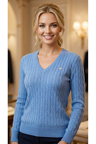 Gant Perfect Blue knitted sweater with V-neck - women