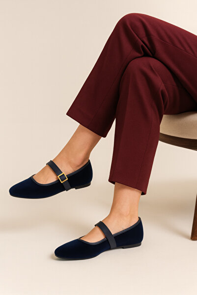 Beyond Women's Navy Blue Buckled Suede Ballerinas Byndshr04