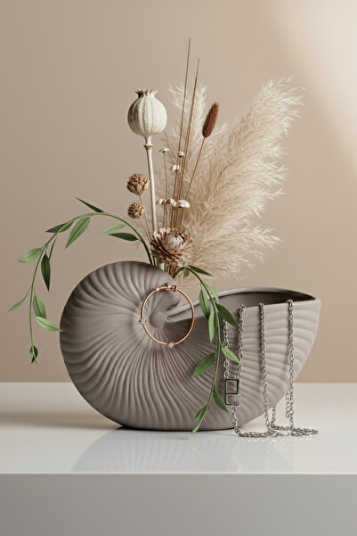 IONIC HOUSE Conch Shell / Sea Shell Decorative Plate