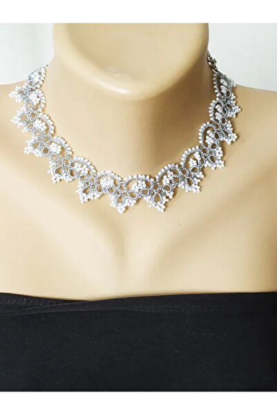 Ileanabiju Colier argintiu cu alb, la baza gatului din dantela frivolite, col...